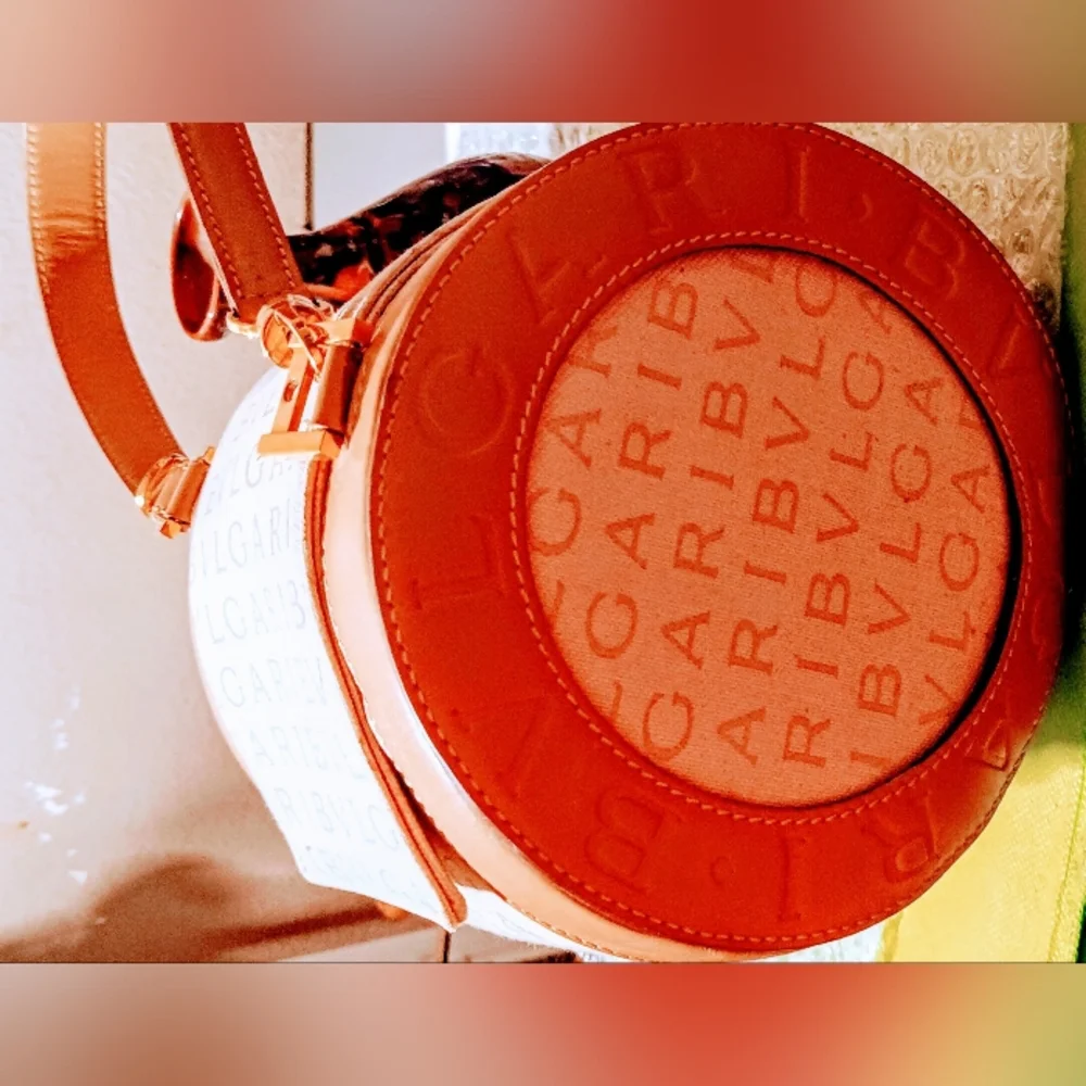 Bvlgari B-Zeto I Tan/Cream Logomania Cylinderical Made in Italy RV EAET Purse . - Picture 4 of 16